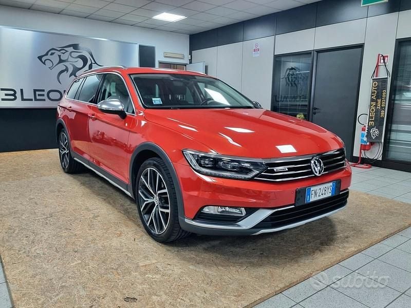 Usata VW Passat Alltrack Business 190 CV (139 kW) 2016 Arancione Station wagon