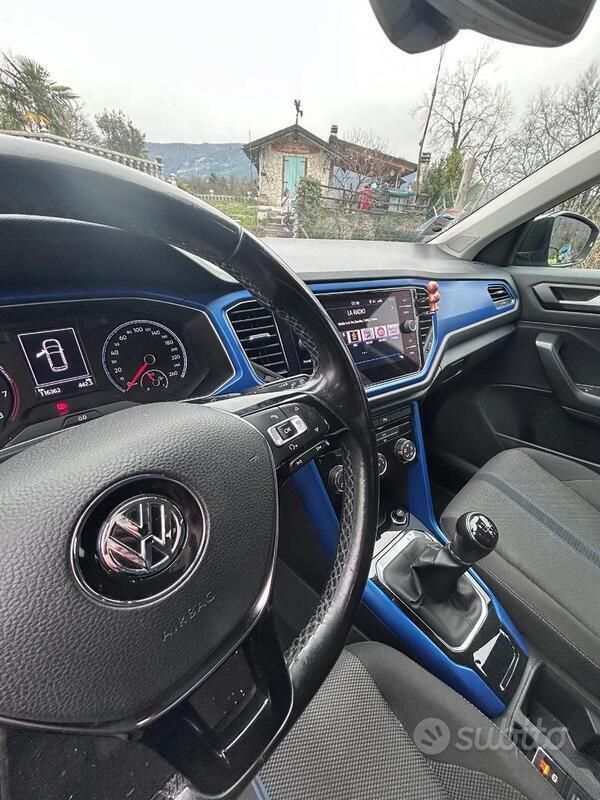 Usata VW T-Roc Style 116 CV (85 kW) 2018 Blu SUV