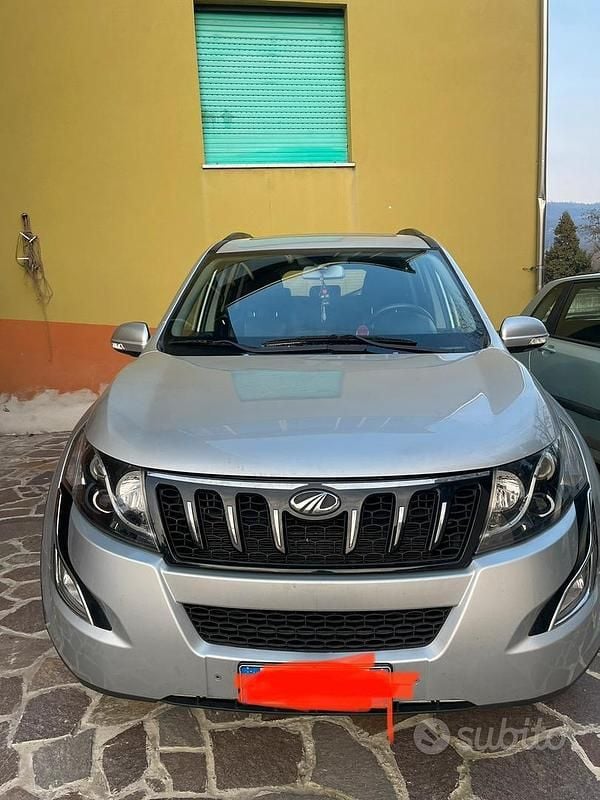 Usata Mahindra XUV500 140 CV (102 kW) 2019 Grigio SUV