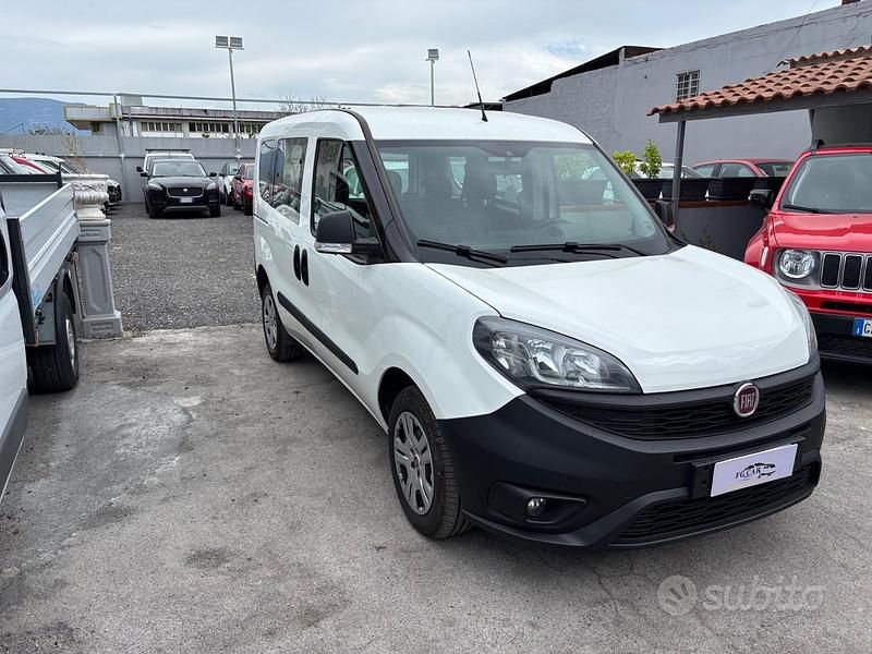 Usata Fiat Doblò S 90 CV (66 kW) 2021 Bianco Monovolume