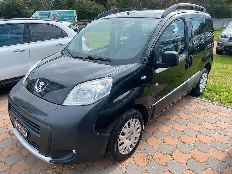 Usata Peugeot Bipper Outdoor 75 CV (55 kW) 2011 Nero Monovolume