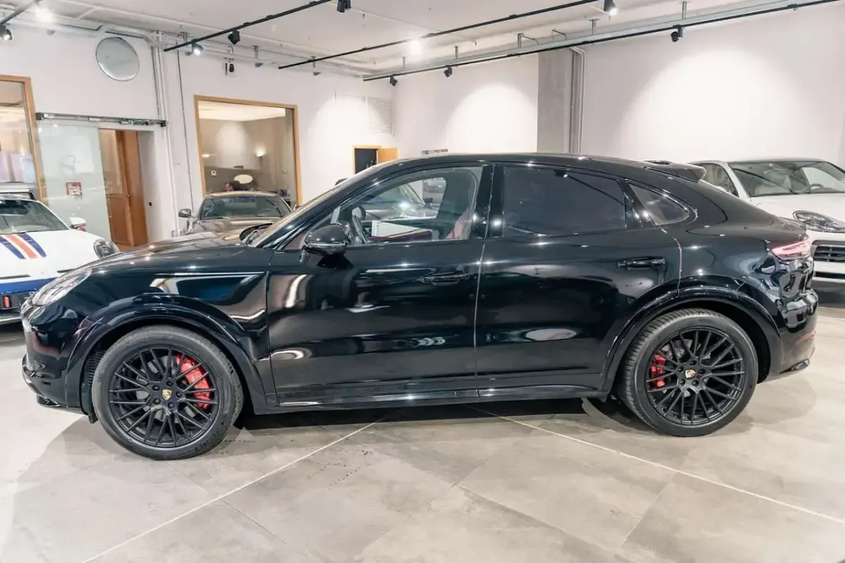 Usata Porsche Cayenne 460 CV (338 kW) 2020 Nero SUV