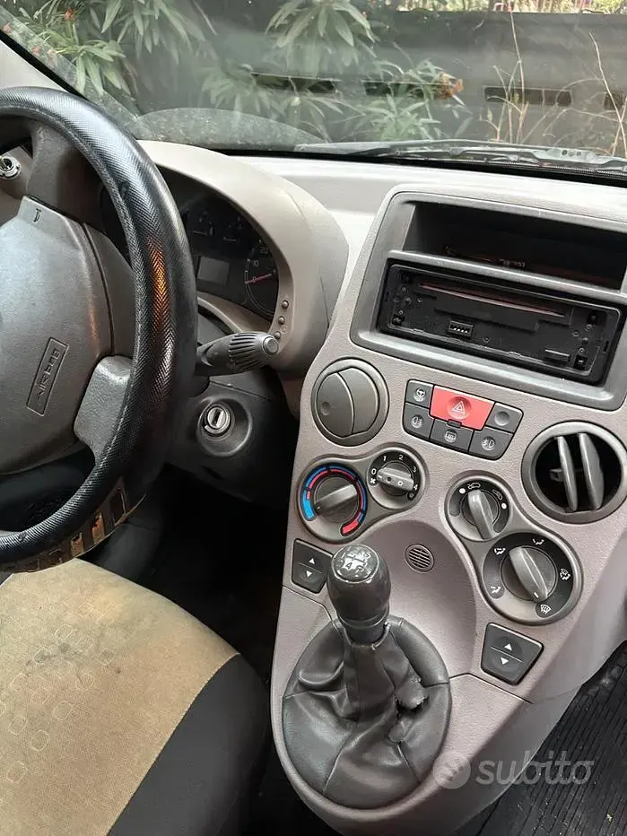 Usata Fiat Panda 69 CV (50 kW) 2005 Grigio Utilitaria