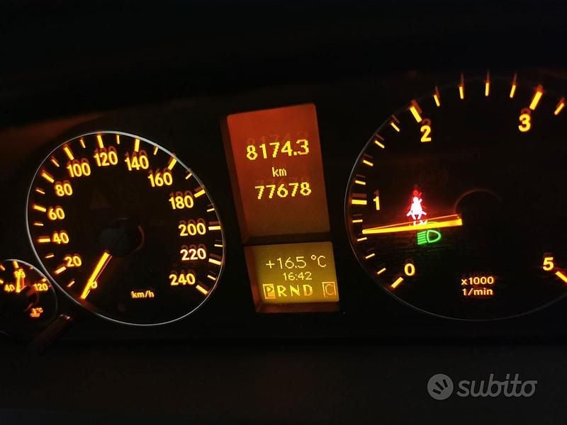 Usata Mercedes A200 Premium 140 CV (102 kW) 2010 Nero Monovolume