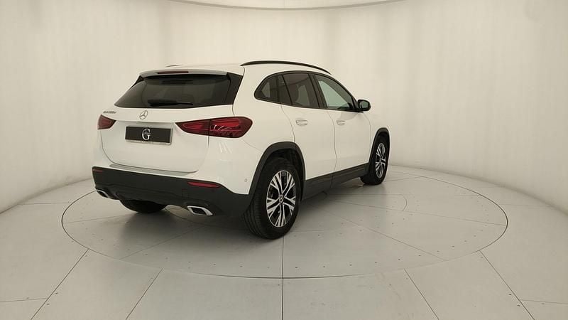 Usata Mercedes GLA200 Advanced Plus 150 CV (110 kW) 2024 Bianco SUV