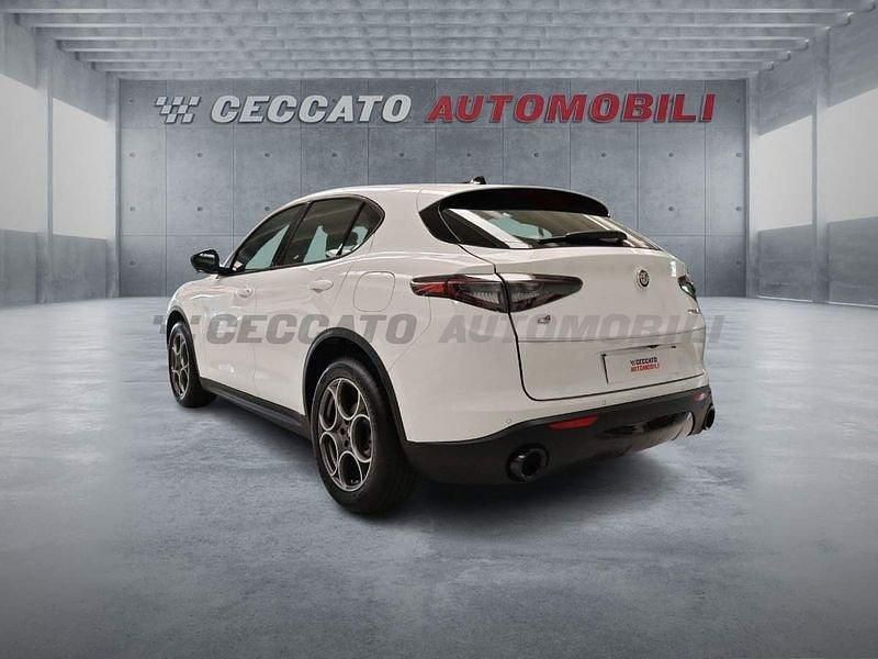 Usata Alfa Romeo Stelvio Sprint 209 CV (153 kW) 2024 Bianco SUV