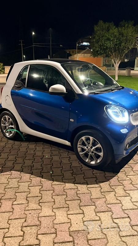 Blu Usata 2016 Smart ForFour Utilitaria | 10.900 € - Immagine 1/4