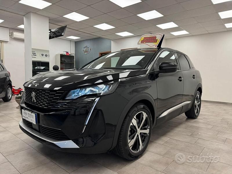 Usata Peugeot 3008 Allure 130 CV (95 kW) 2022 Nero SUV