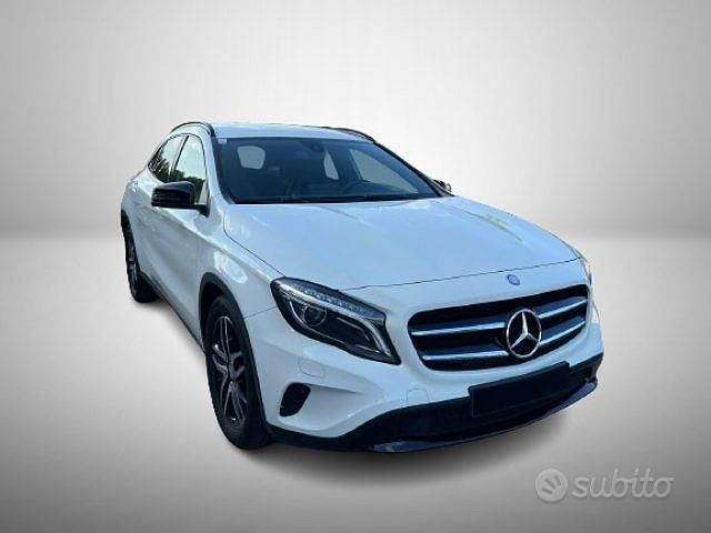 Usata Mercedes GLA180 Premium 109 CV (80 kW) 2016 Bianco SUV
