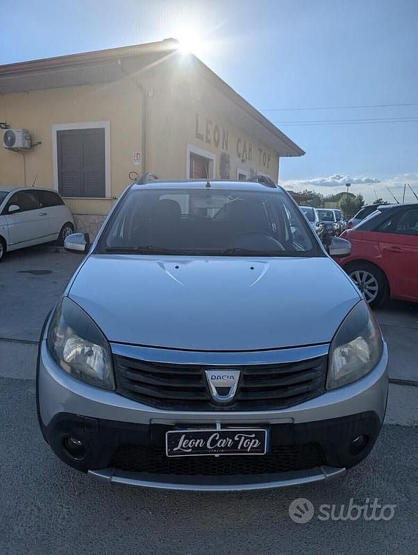 Usata Dacia Sandero 75 CV (55 kW) 2011 Grigio Berlina