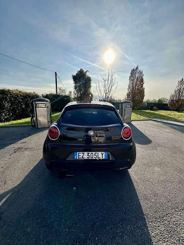 Second-hand Alfa Romeo MiTo Distinctive 84 CP (61 kW) 2015 Hatchback