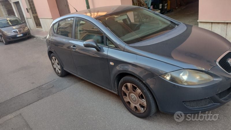 Usata Seat Leon 105 CV (77 kW) 2006 Grigio Berlina