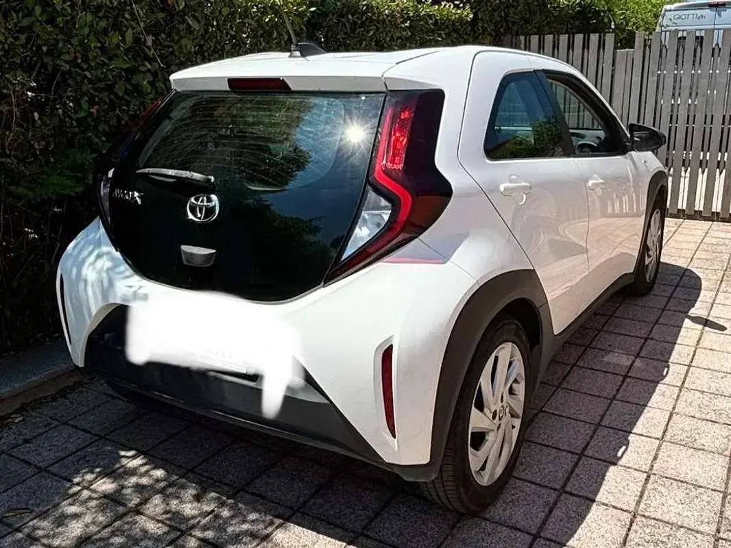 Usata Toyota Aygo X Active 72 CV (52 kW) 2022 Bianco SUV