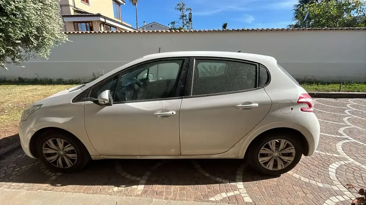 Usata Peugeot 208 Active 82 CV (60 kW) 2013 Utilitaria