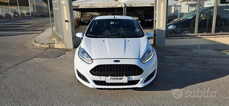 Usata Ford Fiesta ST-Line 95 CV (69 kW) 2017 Bianco Berlina