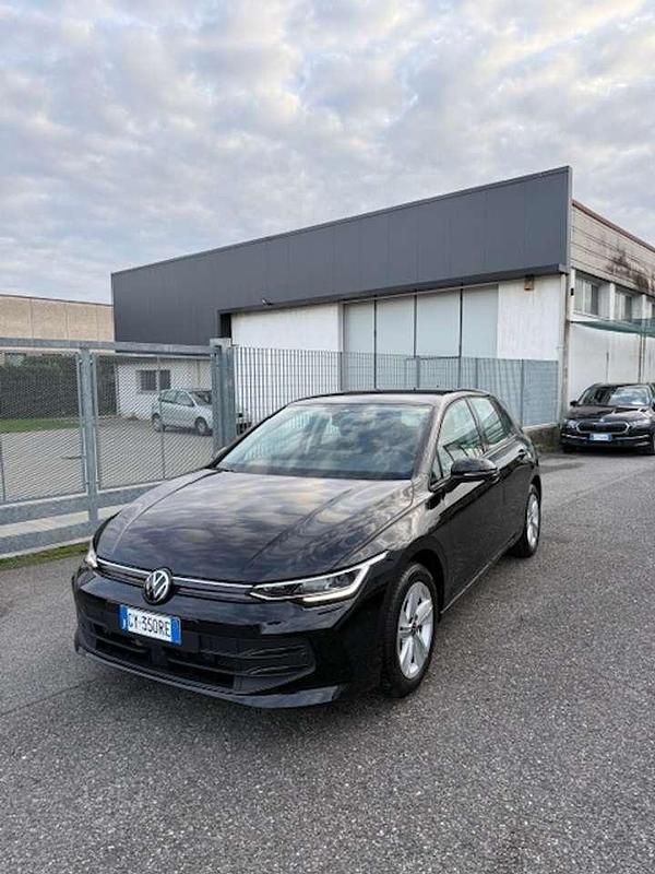 Usata VW Golf VIII Life 116 CV (85 kW) 2025 Nero grenadilla metallizzato Berlina