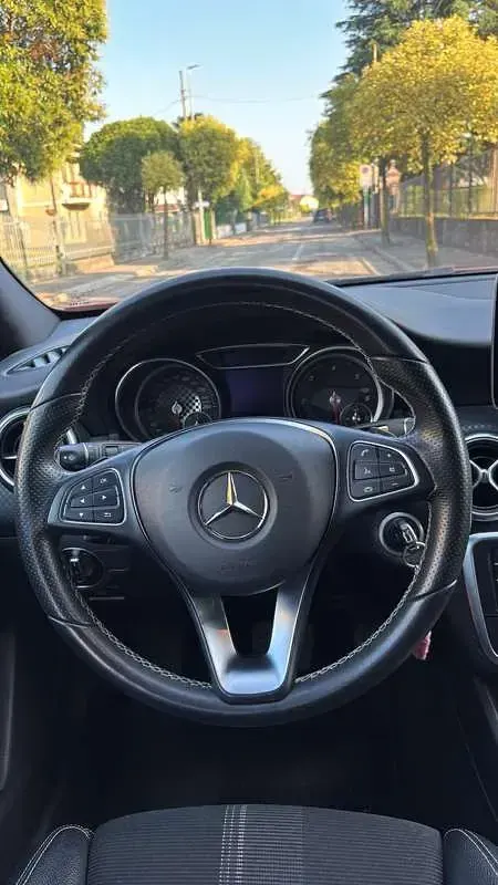 Usata Mercedes A180 109 CV (80 kW) 2018 Rosso Berlina