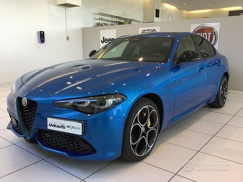 Usata Alfa Romeo Giulia Sprint 280 CV (205 kW) 2024 Blu Berlina