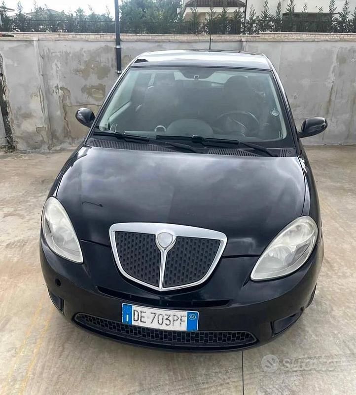 Usata Lancia Ypsilon 75 CV (55 kW) 2006 Nero Utilitaria