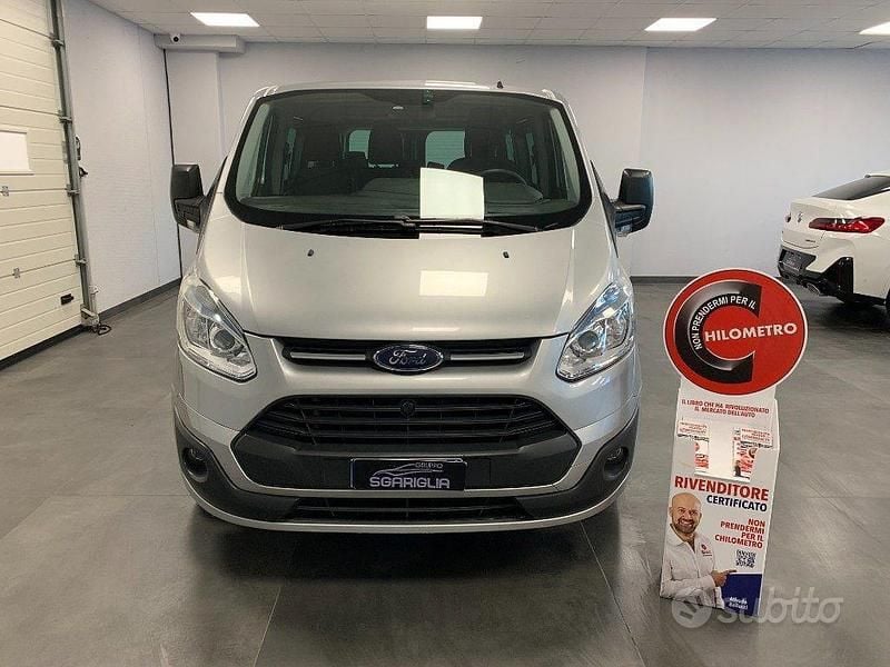 Begagnad Ford Transit Custom 125 HK (91 kW) 2015 Grå Kombi