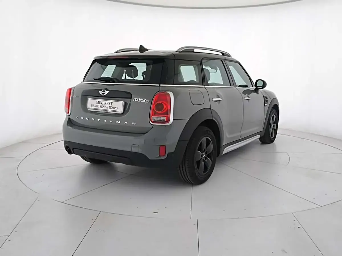 Usata Mini Cooper D Countryman Business 150 CV (110 kW) 2017 Moonwalk grey SUV
