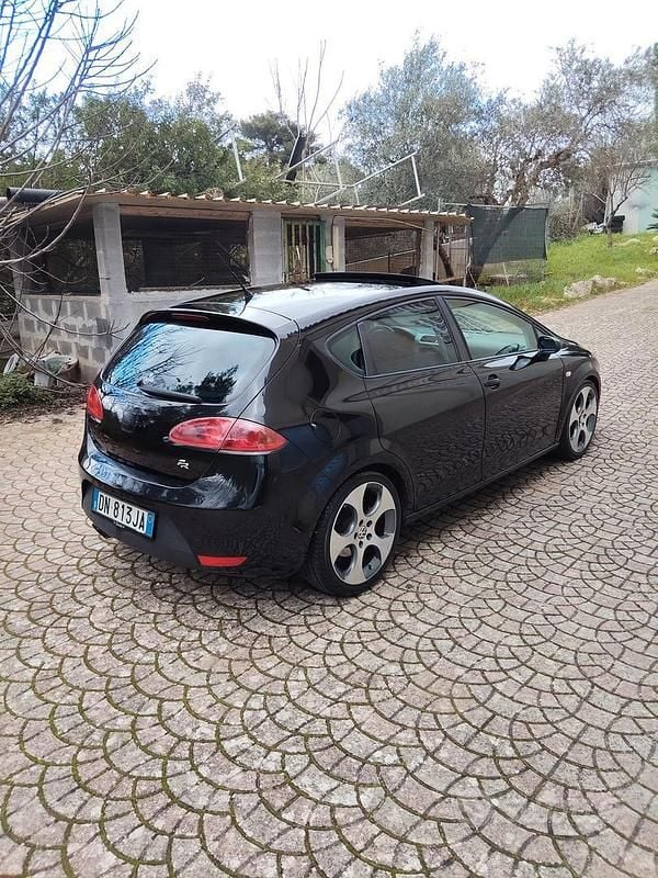 Usata Seat Leon FR 200 CV (147 kW) 2007 Nero Utilitaria