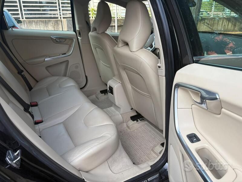 Usata Volvo XC60 220 CV (161 kW) 2016 Nero SUV