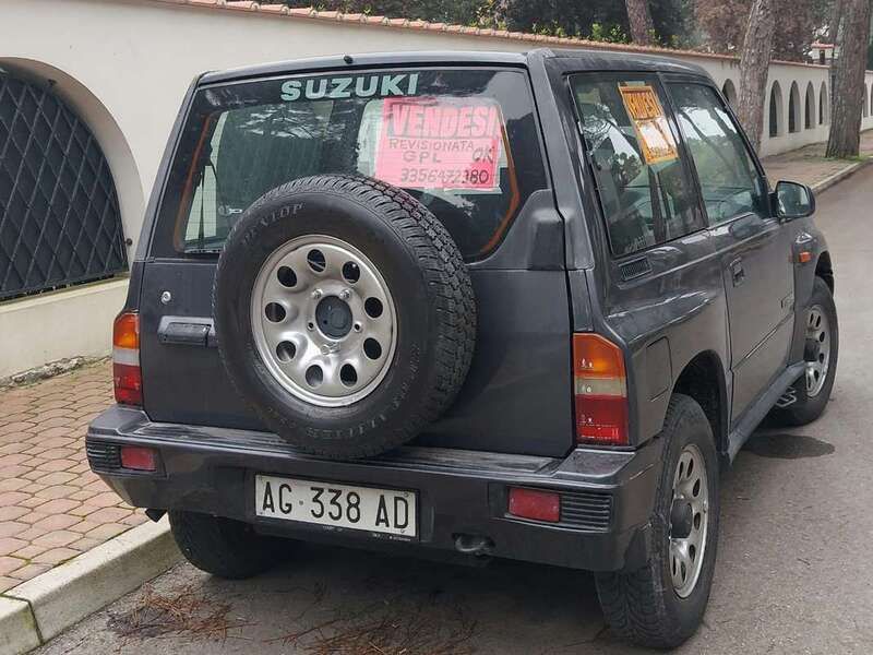Nero Usata 1996 Suzuki Vitara SUV | 4000 € (Ottimo prezzo) - Immagine 1/4