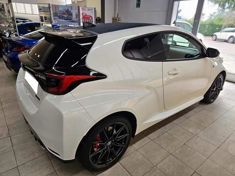 Usata Toyota Yaris 261 CV (191 kW) 2023 Nero Berlina