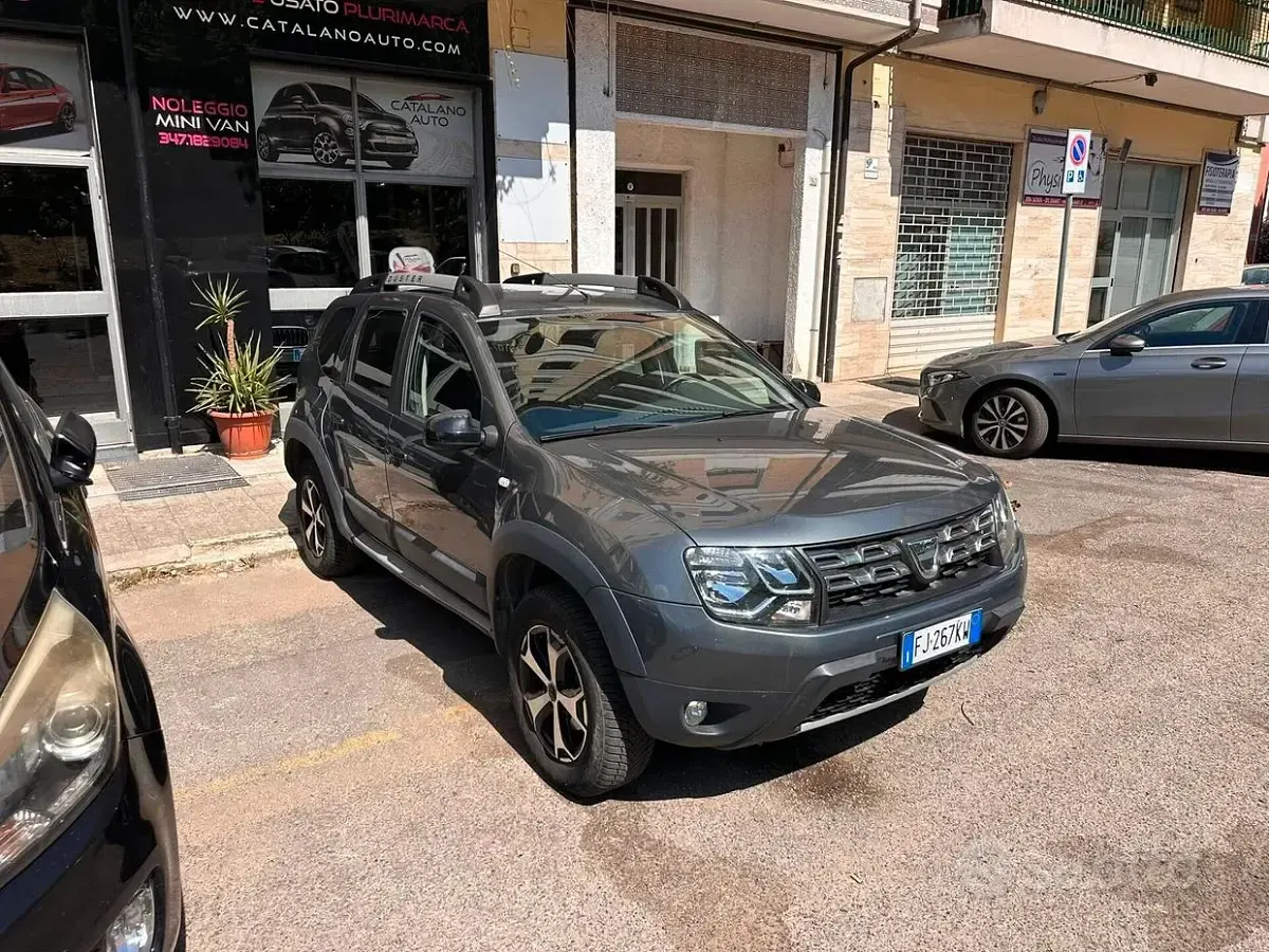 Usata Dacia Duster 109 CV (80 kW) 2017 Grigio SUV