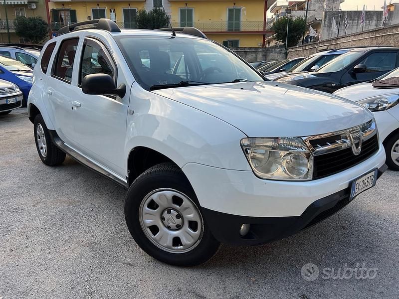 Usata Dacia Duster Lauréate 110 CV (80 kW) 2011 Bianco SUV