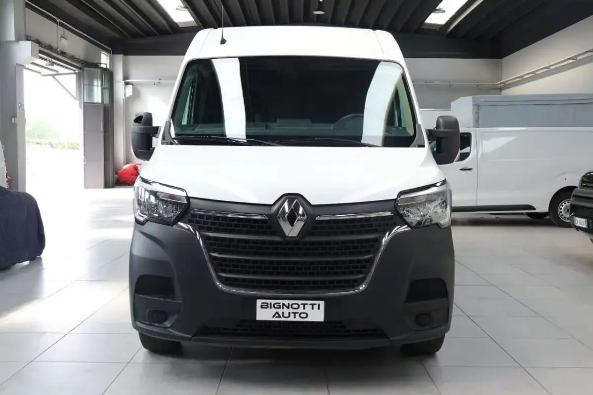 Usata Renault Master 150 CV (110 kW) 2023 Bianco Monovolume
