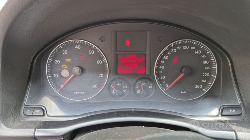 Usata VW Golf V 102 CV (75 kW) 2007 Grigio Utilitaria