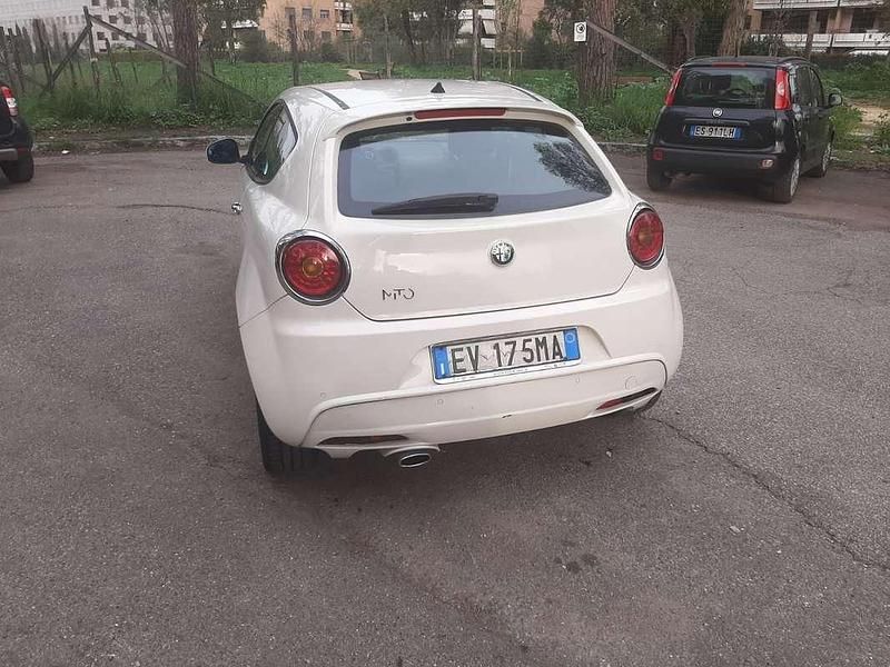 Usata Alfa Romeo MiTo Distinctive 84 CV (61 kW) 2014 Bianco Utilitaria
