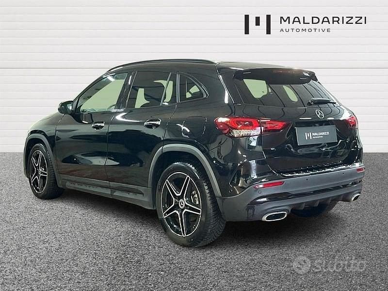 Usata Mercedes GLA200 Premium 150 CV (110 kW) 2022 Nero SUV