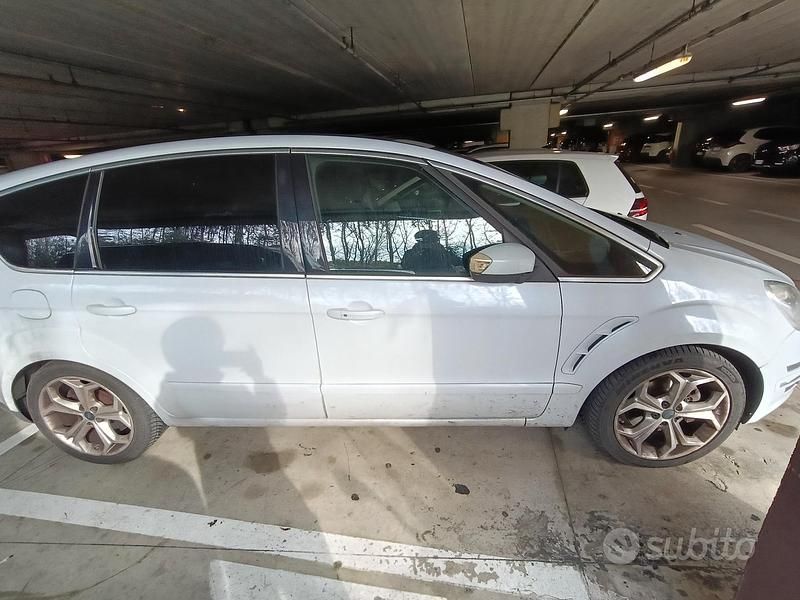 Usata Ford S-MAX 163 CV (119 kW) 2011 Bianco Monovolume