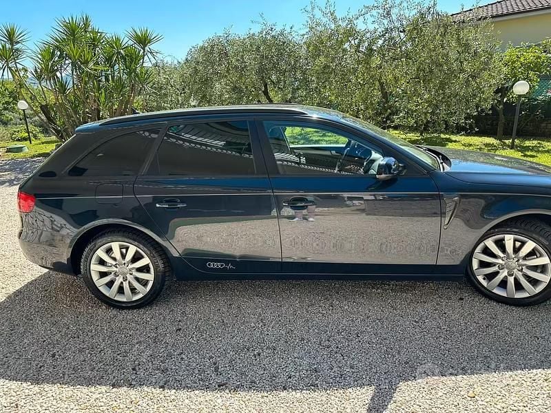 Usata Audi A4 120 CV (88 kW) 2014 Blu Station wagon