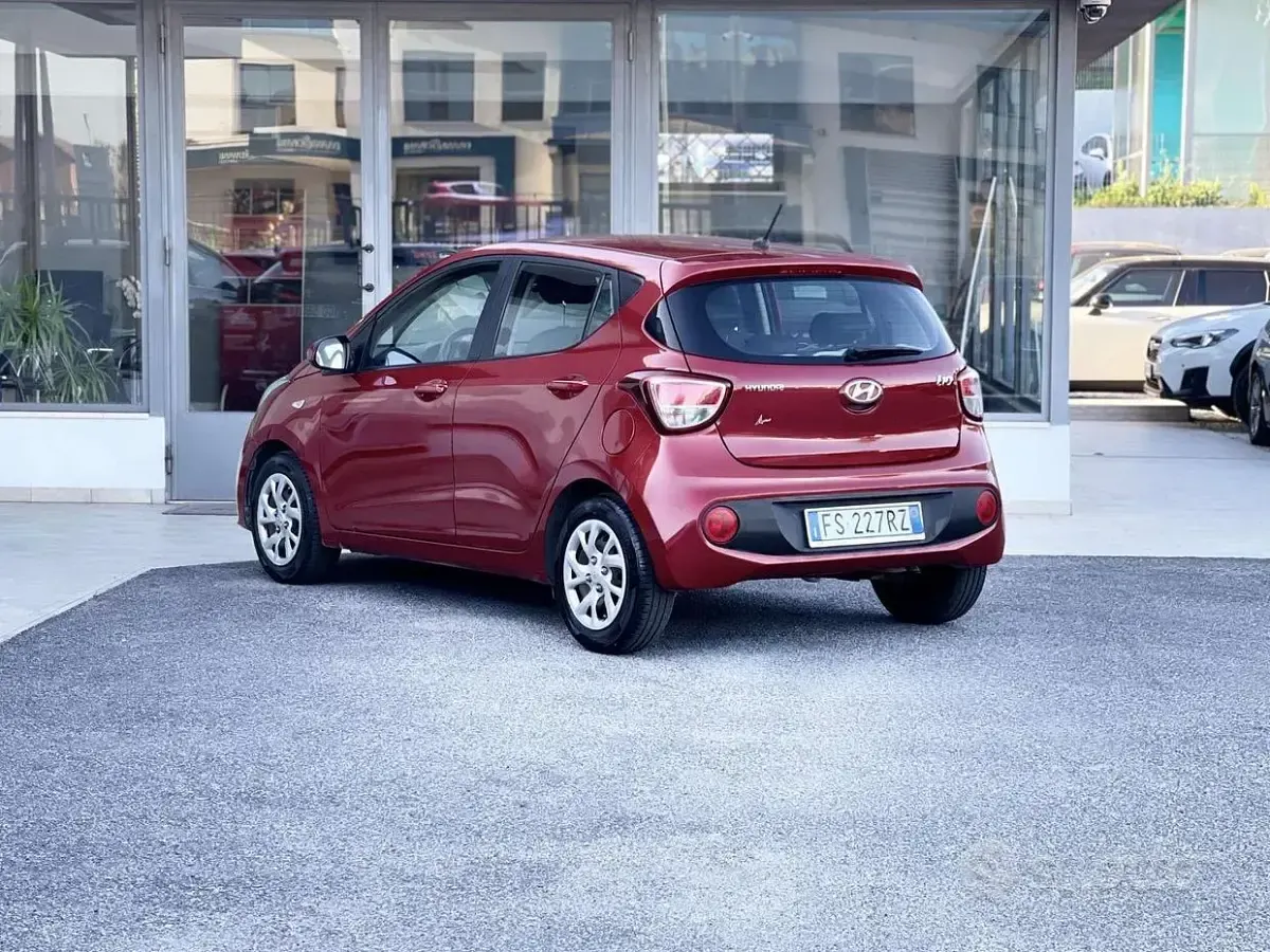 Usata Hyundai i10 67 CV (49 kW) 2018 Rosso Utilitaria