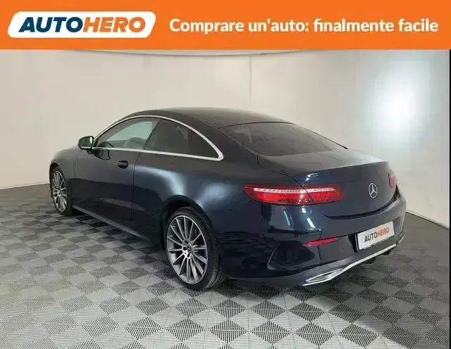 Usata Mercedes E220 Premium 195 CV (143 kW) 2018 Blu Coupé
