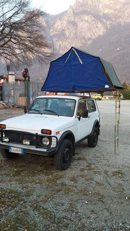 Bianco Usata 2010 Lada niva SUV | 10.500 € (Cara) - Immagine 1/4