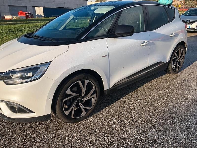 Usata 2017 Renault Scénic Bose Edition Monovolume | 12.000 € - Immagine 1/4