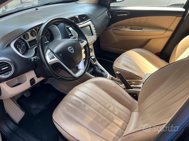 Nero Usata 2009 Lancia Delta Due volumi | 3599 € (Buon prezzo) - Immagine 1/4