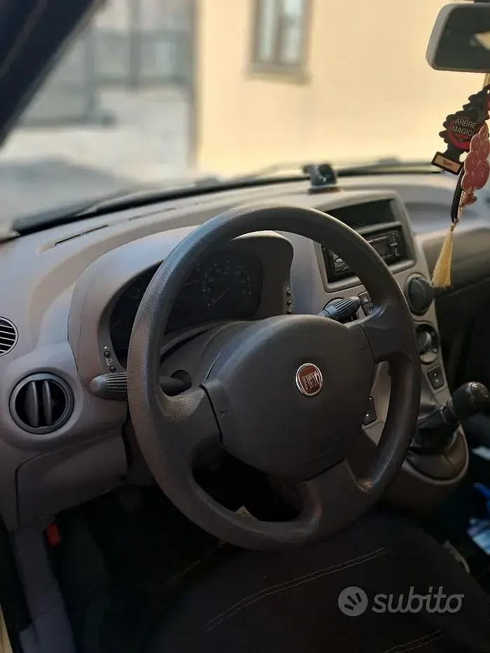 Usata Fiat Panda 60 CV (44 kW) 2005 Giallo Utilitaria