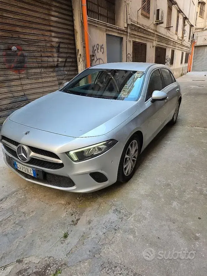 Usata Mercedes A200 150 CV (110 kW) 2022 Grigio Berlina
