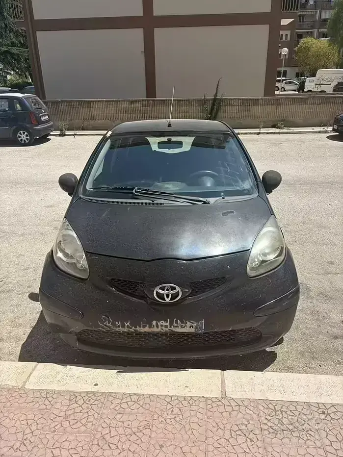 Usata Toyota Aygo 68 CV (50 kW) 2007 Nero Utilitaria