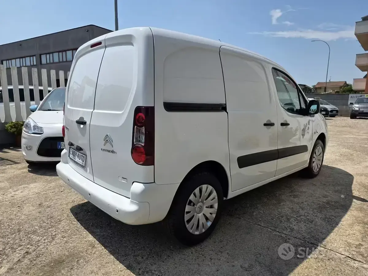 Usata Citroën Berlingo 35 kW (48 CV) 2017 Bianco Monovolume