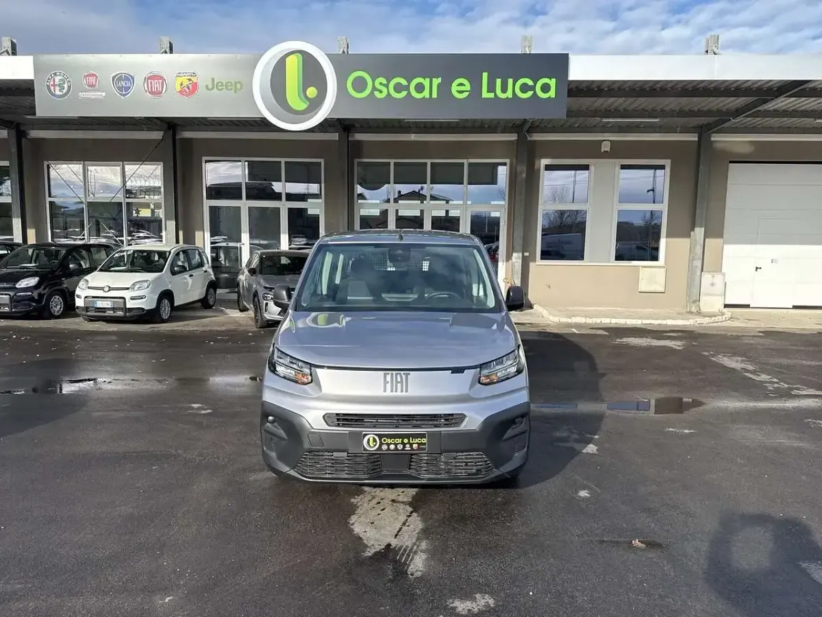 Usata Fiat Doblò 131 CV (96 kW) 2024 Grigio Monovolume
