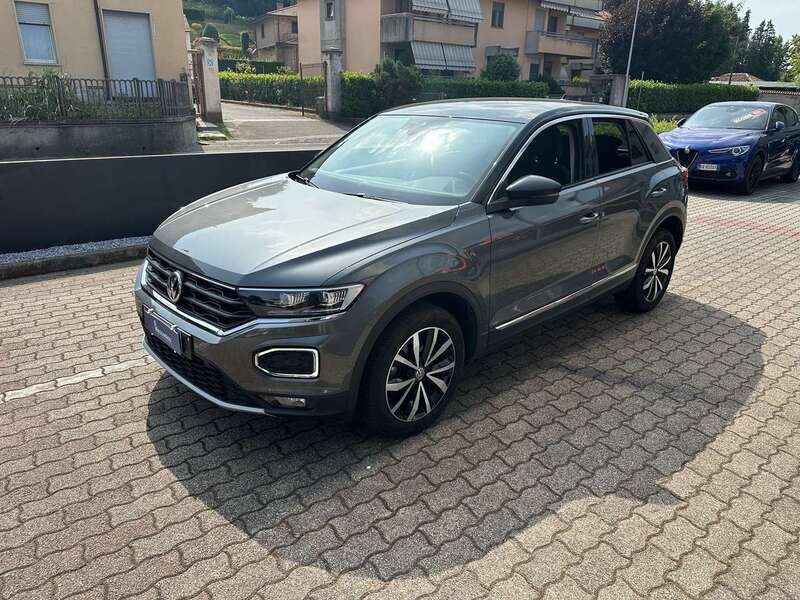 Usata VW T-Roc Style 116 CV (85 kW) 2018 Grigio SUV