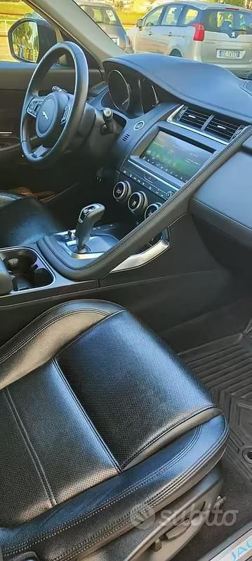 Usata Jaguar E-Pace 200 CV (147 kW) 2019 Grigio SUV