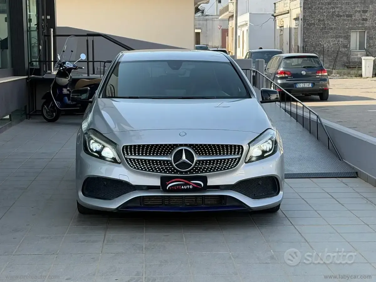 Usata Mercedes A180 Premium 116 CV (85 kW) 2016 Grigio Utilitaria